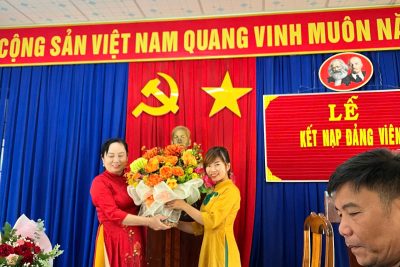 LỄ KẾT NẠP ĐẢNG VIÊN